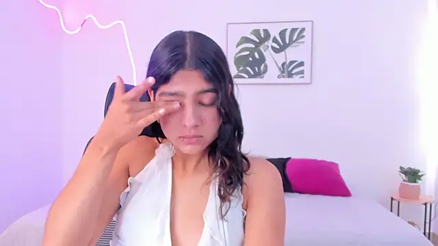 Cherrydollxx online show from October 20, 2025, 12:06 pm