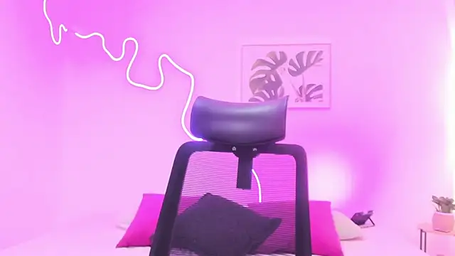 Cherrydollxx online show from November 1, 2025, 12:21 pm