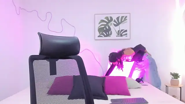 Cherrydollxx online show from October 31, 2025, 12:13 pm