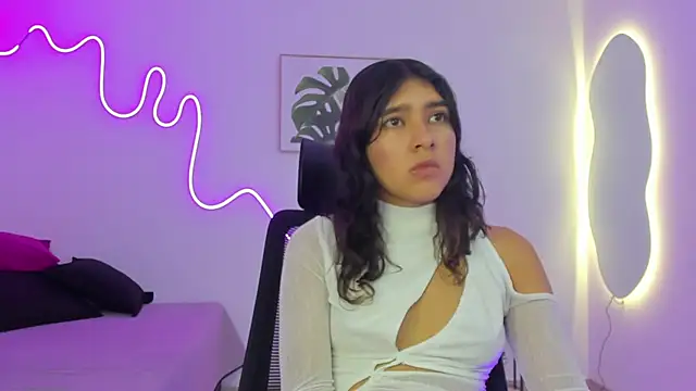 Cherrydollxx online show from October 5, 2025, 11:56 am