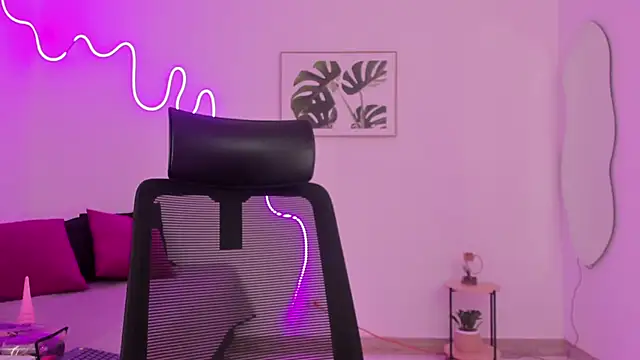 Cherrydollxx online show from October 4, 2025, 12:07 pm