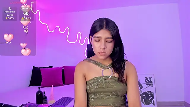 Cherrydollxx online show from September 17, 2025, 11:45 am