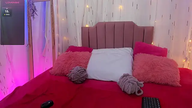 Snapshot of Aurora_duval chatting on October 13, 2025, 9:27 pm Aurora duval online show from October 13, 2025, 9:27 pm