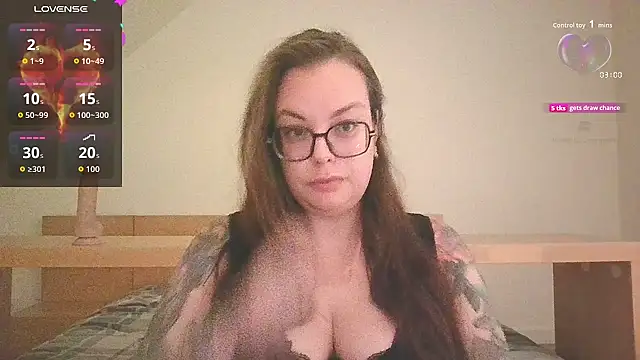 Snapshot of Miss_Lucifer6 chatting on October 19, 2025, 6:32 pm Miss Lucifer6 online show from October 19, 2025, 6:32 pm