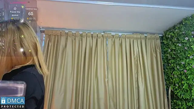 Snapshot of nena_cupcake_ chatting on May 20, 2026, 11:18 am nena cupcake online show from May 20, 2026, 11:18 am