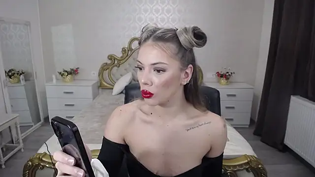 Snapshot of AmberTop chatting on February 9, 2026, 12:47 pm AmberTop online show from February 9, 2026, 12:47 pm