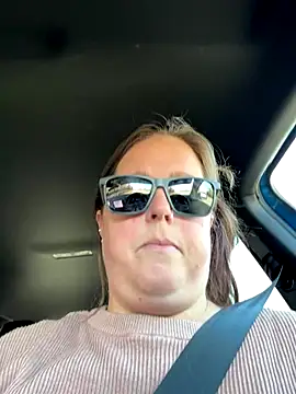 Snapshot of hornykitty1210 chatting on November 4, 2025, 3:27 pm hornykitty1210 online show from November 4, 2025, 3:27 pm