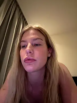 Snapshot of Chloemillerrxx chatting on October 1, 2025, 11:08 pm Chloemillerrxx online show from October 1, 2025, 11:08 pm