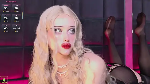 RoxyKyper online show from December 19, 2025, 3:36 pm