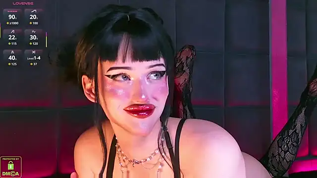 RoxyKyper online show from December 3, 2025, 3:44 pm