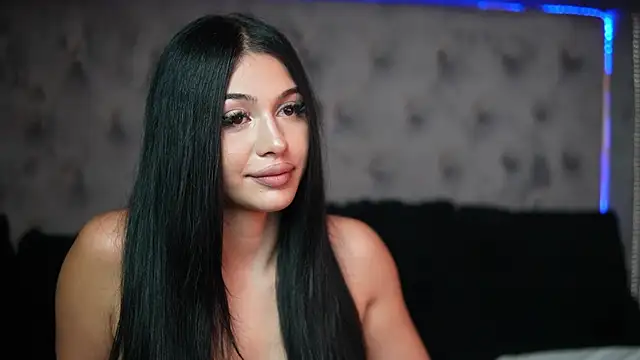 GiuliaSya online show from September 25, 2025, 10:05 pm