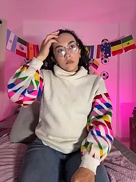 Snapshot of alehia_cute chatting on June 19, 2026, 11:53 pm alehia cute online show from June 19, 2026, 11:53 pm