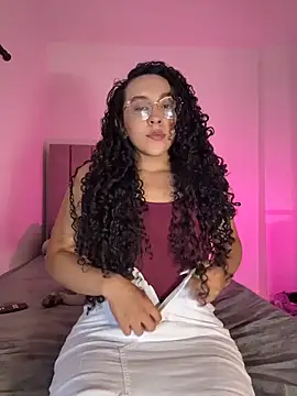 Snapshot of alehia_cute chatting on July 7, 2026, 9:51 pm alehia cute online show from July 7, 2026, 9:51 pm