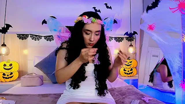 alehia cute online show from October 31, 2025, 8:49 pm