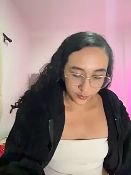 Snapshot of alehia_cute chatting on July 25, 2026, 2:30 am alehia cute online show from July 25, 2026, 2:30 am