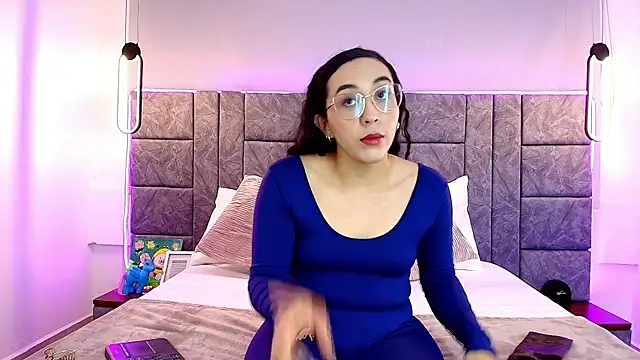 alehia cute online show from December 14, 2025, 1:39 pm