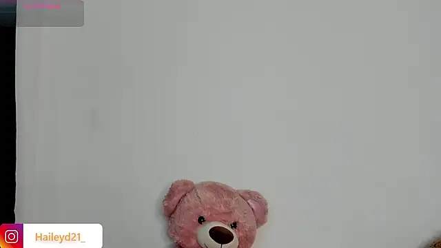 Snapshot of HaileyDuke chatting on February 3, 2026, 10:37 pm HaileyDuke online show from February 3, 2026, 10:37 pm