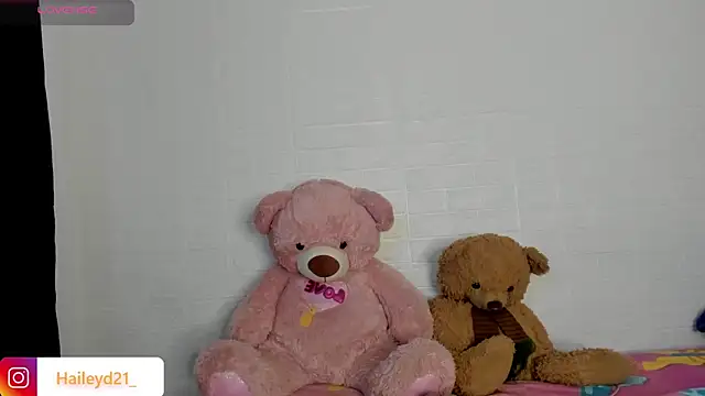 HaileyDuke online show from April 6, 2026, 10:33 pm