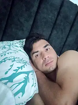 Ffeenniizz online show from February 6, 2026, 5:47 am