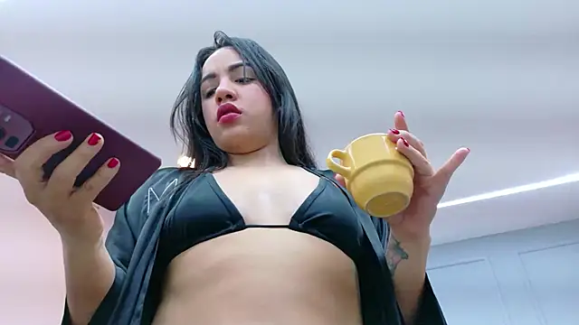 Camila Hill  online show from January 14, 2026, 1:37 pm