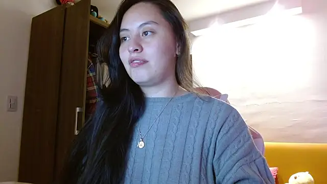 madissooon   online show from November 13, 2025, 4:16 am