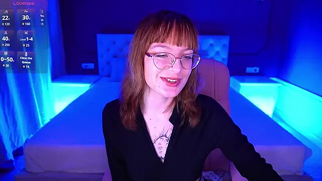 Snapshot of Pixie_Peachh chatting on November 28, 2025, 2:06 pm Pixie Peachh online show from November 28, 2025, 2:06 pm