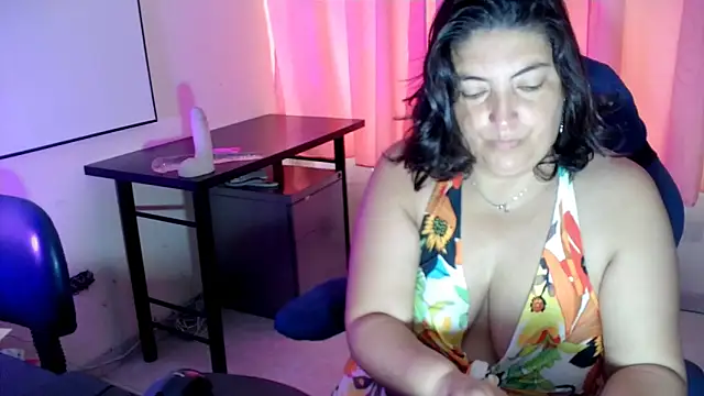 lina maria99 online show from December 4, 2025, 11:31 am