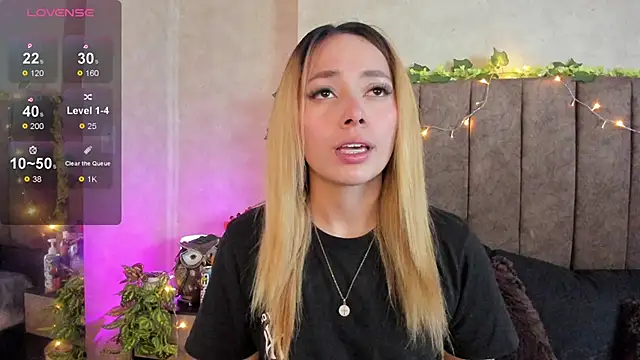 Snapshot of LanaMills_ chatting on February 13, 2026, 5:07 am LanaMills online show from February 13, 2026, 5:07 am