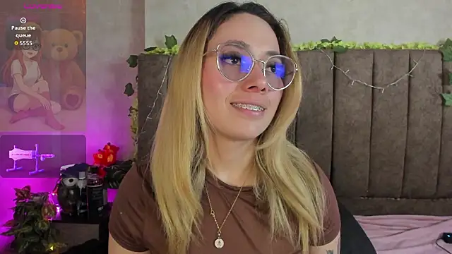 Snapshot of LanaMills_ chatting on March 2, 2026, 7:15 am LanaMills online show from March 2, 2026, 7:15 am