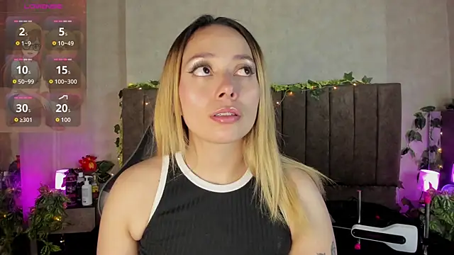 LanaMills  online show from April 16, 2026, 5:30 am