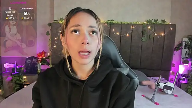 Snapshot of LanaMills_ chatting on February 19, 2026, 5:26 am LanaMills online show from February 19, 2026, 5:26 am