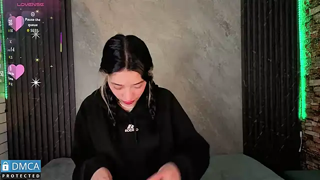 Snapshot of stepha__ chatting on December 15, 2025, 12:11 pm stepha online show from December 15, 2025, 12:11 pm