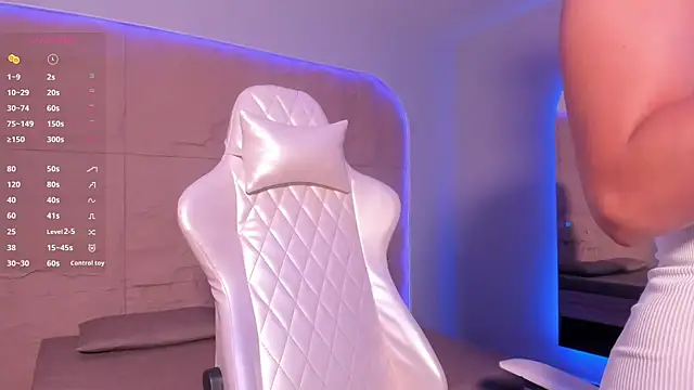 HannahMontgomery online show from February 8, 2026, 7:00 pm