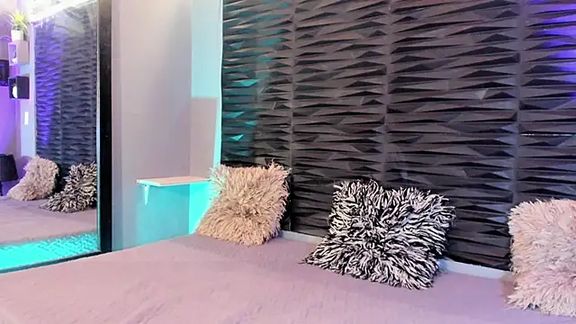 lu styles  online show from November 7, 2025, 7:46 am