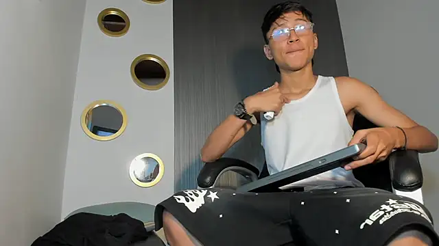 Daddy Darcks online show from October 9, 2025, 8:20 pm