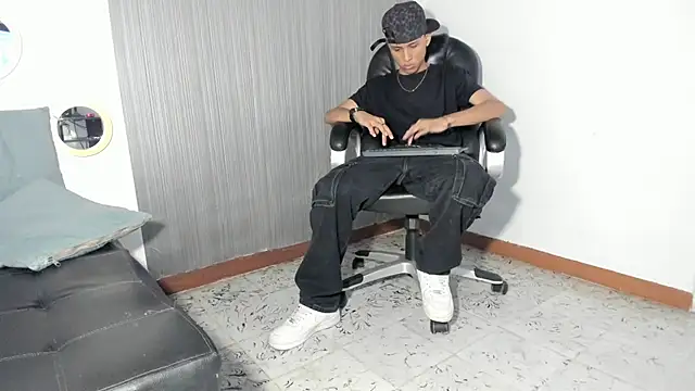 Daddy Darcks online show from September 17, 2025, 8:00 pm
