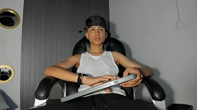 Daddy Darcks online show from September 25, 2025, 8:26 pm