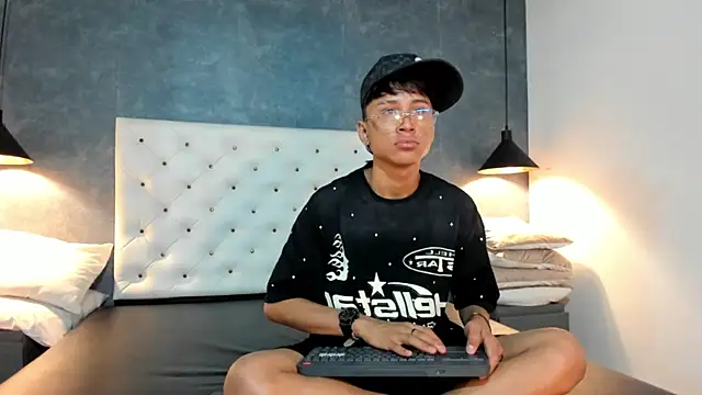 Daddy Darcks online show from October 10, 2025, 7:47 pm