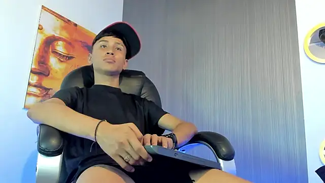 Daddy Darcks online show from November 19, 2025, 9:37 pm