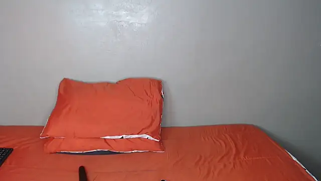 Lunalee online show from December 2, 2025, 1:28 am