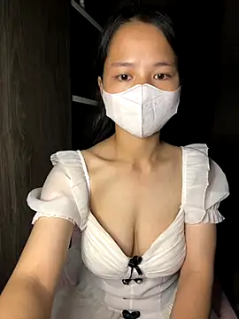 Hana-44 online show from November 7, 2025, 6:34 pm