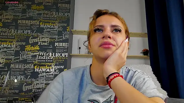 MaddieRay online show from September 12, 2025, 4:34 am