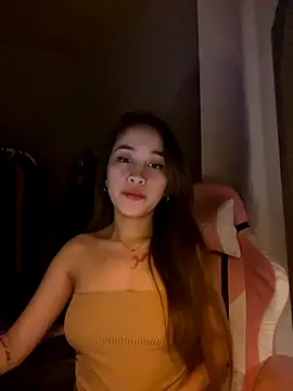 Yummiiieee28 online show from November 8, 2025, 2:31 pm