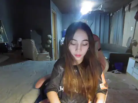 Yummiiieee28 online show from September 24, 2025, 7:59 am