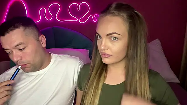 deeplookscouple online show from September 21, 2025, 1:38 pm
