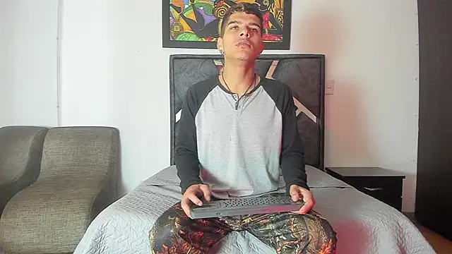 Snapshot of wyatt_3 chatting on November 5, 2025, 11:57 am wyatt 3 online show from November 5, 2025, 11:57 am