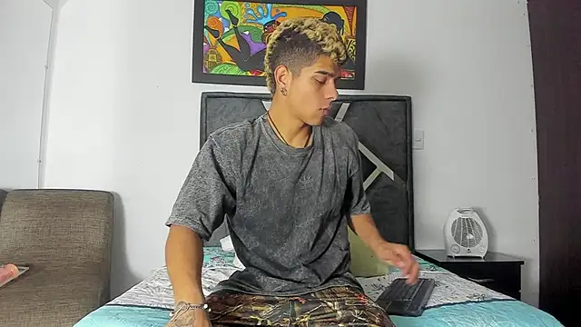 Snapshot of wyatt_3 chatting on October 25, 2025, 10:58 am wyatt 3 online show from October 25, 2025, 10:58 am