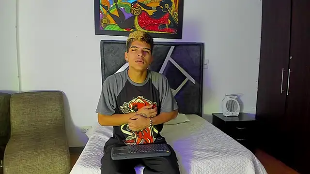 Snapshot of wyatt_3 chatting on October 10, 2025, 11:55 am wyatt 3 online show from October 10, 2025, 11:55 am