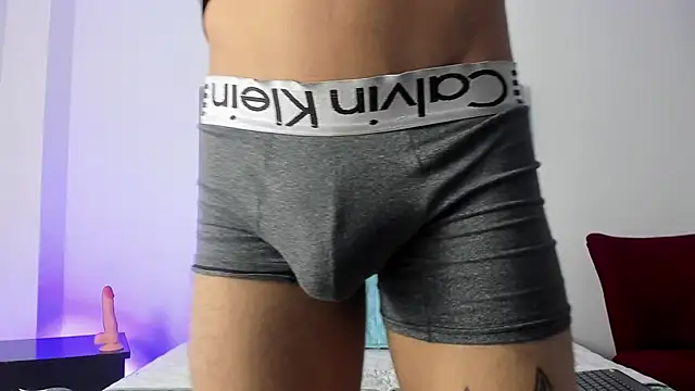 Snapshot of wyatt_3 chatting on November 27, 2025, 11:43 am wyatt 3 online show from November 27, 2025, 11:43 am