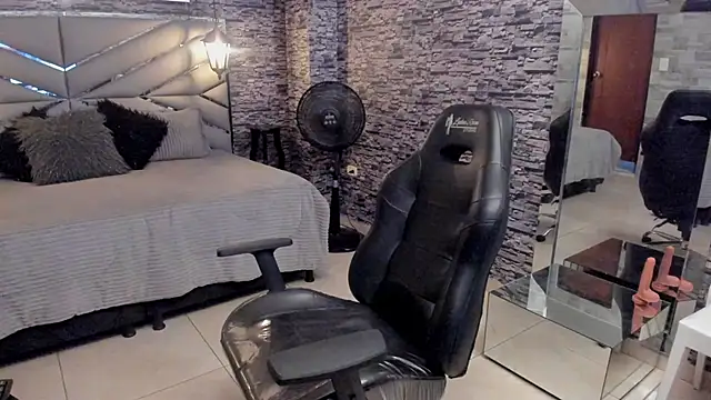 Snapshot of BellyBigBoobs chatting on October 31, 2025, 7:21 pm BellyBigBoobs online show from October 31, 2025, 7:21 pm